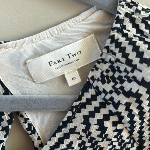 Part Two maxi dress with graphic print! - Picture 5 of 11